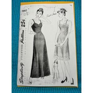 Simplicity Sewing pattern 1997 full dress slip 1950 size 16 bust 34